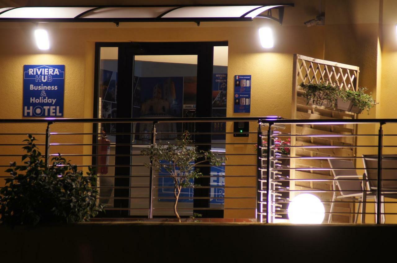 فندق Riviera Hub Cisano sul Neva المظهر الخارجي الصورة