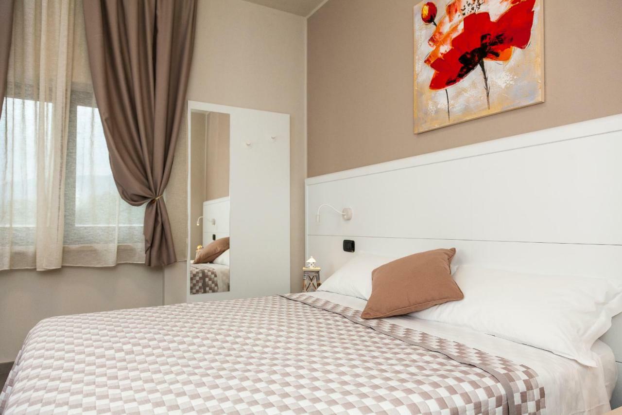 فندق Riviera Hub Cisano sul Neva المظهر الخارجي الصورة